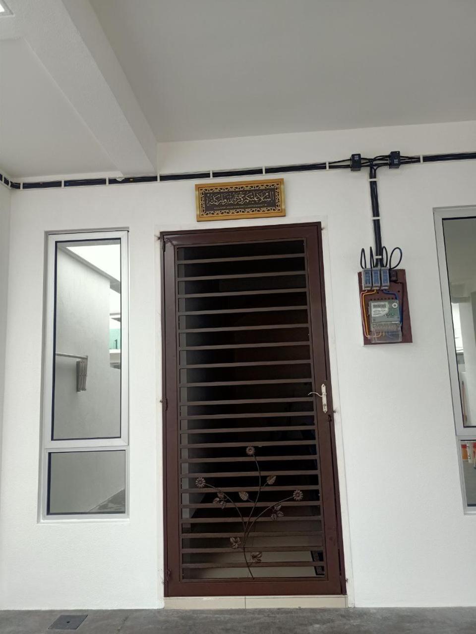 Hazzar Homestay Sendayan Mus'Lim Only Kampong Baharu Jimah Exterior photo